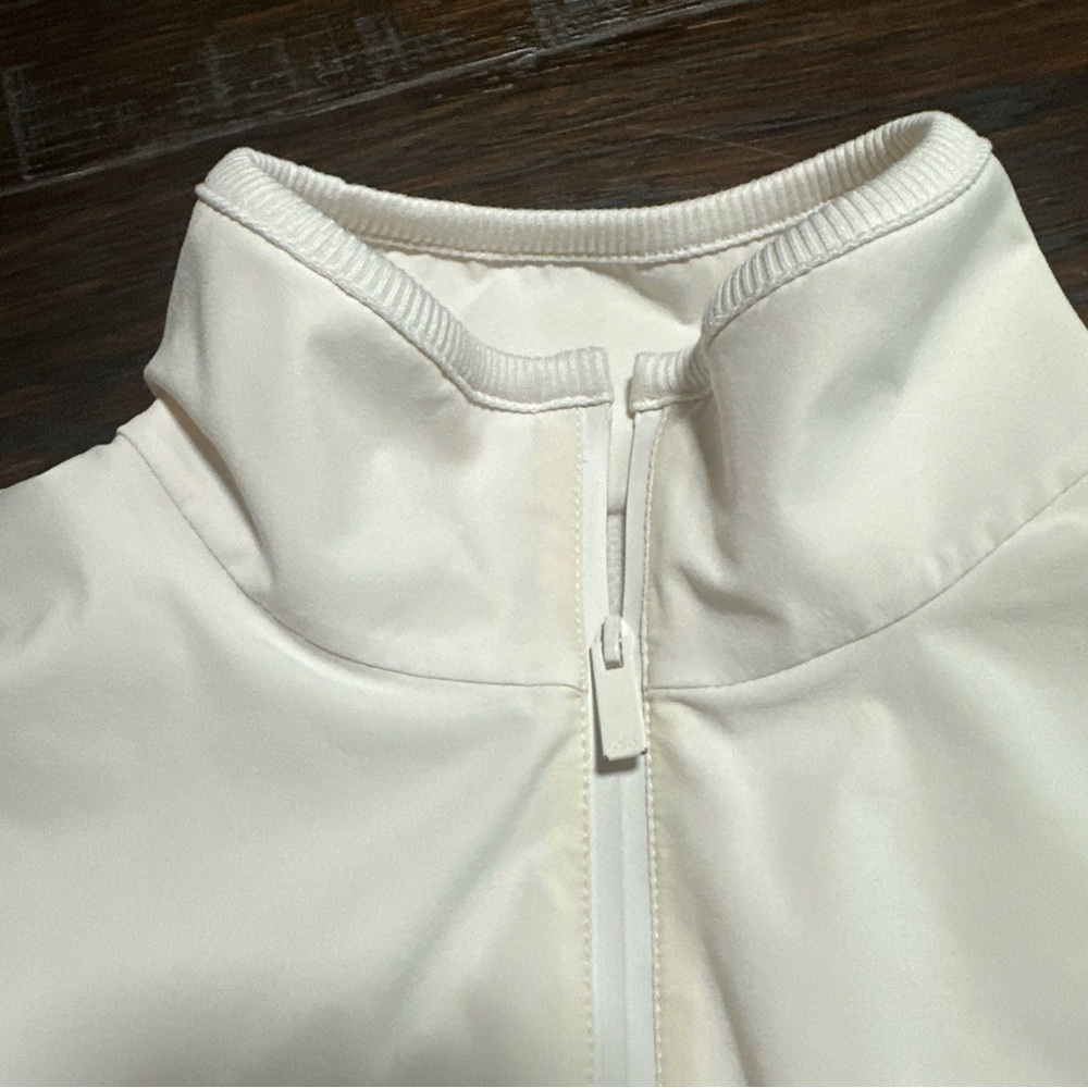 ALO Yoga Elevation Coverup 1/4 Zip Crop Fleece drawcord Hem Ivory No Tag Small? - Picture 5 of 11